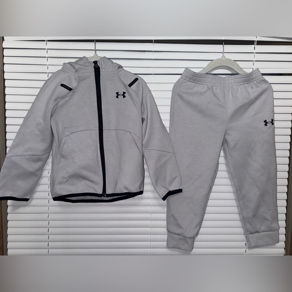 Under Armour Kids Light Gray Sweatpants & Hoodie Set